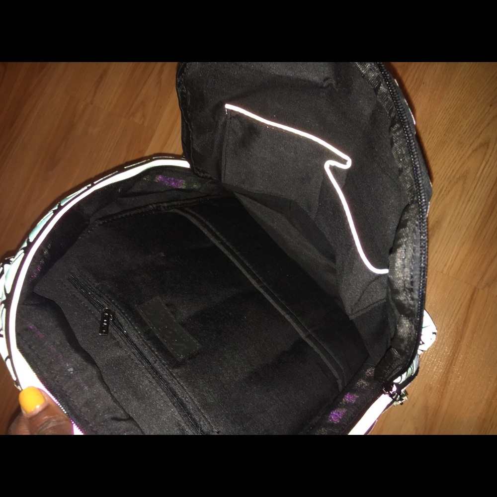 Flash Sensitive Backpack - Picture 2 of 5